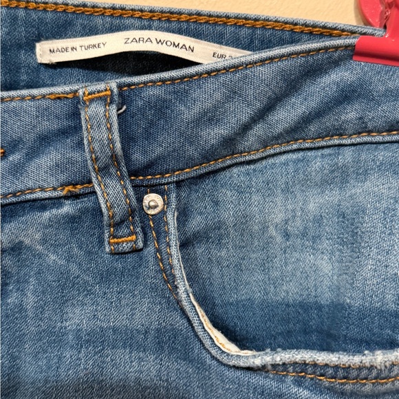 Zara Skinny Distressed Jeans size 6. Pre-loved. Excellent condition. - Picture 2 of 4